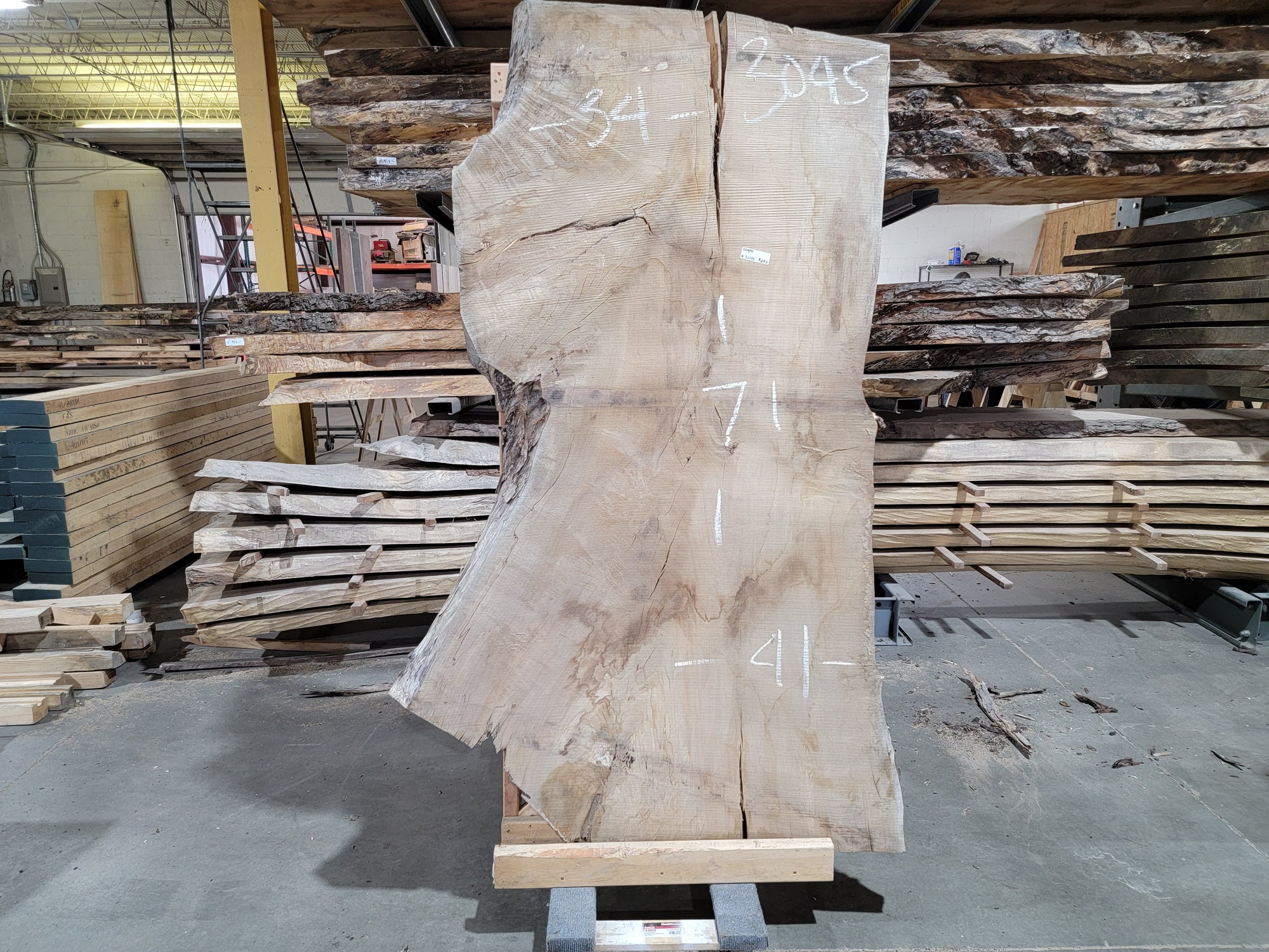 Maple (3045) 71" L x 34-41" W x 2.5" T